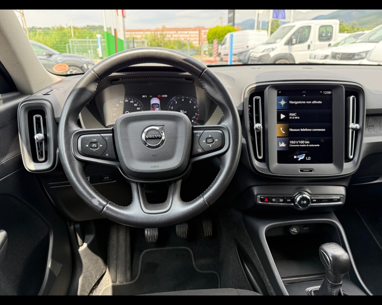Foto VOLVO XC40 N1 1.5 T2 Momentum Core my21