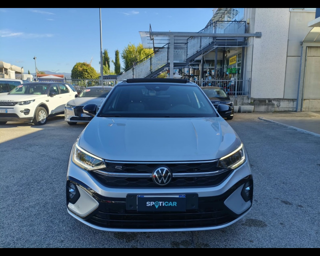 Foto VOLKSWAGEN Taigo 1.0 tsi R-Line 110cv