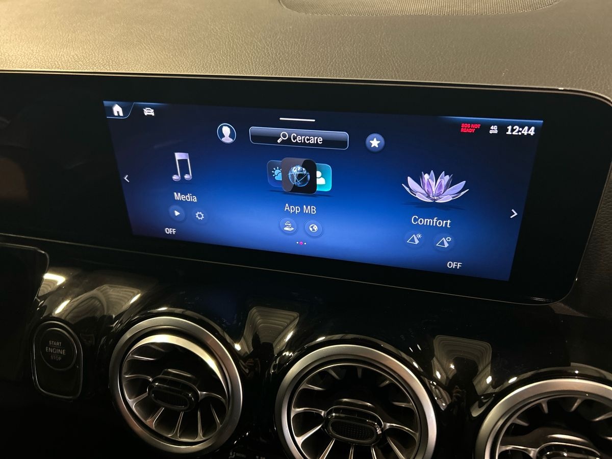 Mercedes  GLA 250 e Plug-In-Hybrid AMG Line Advanced Plus 8G-DCT - 12