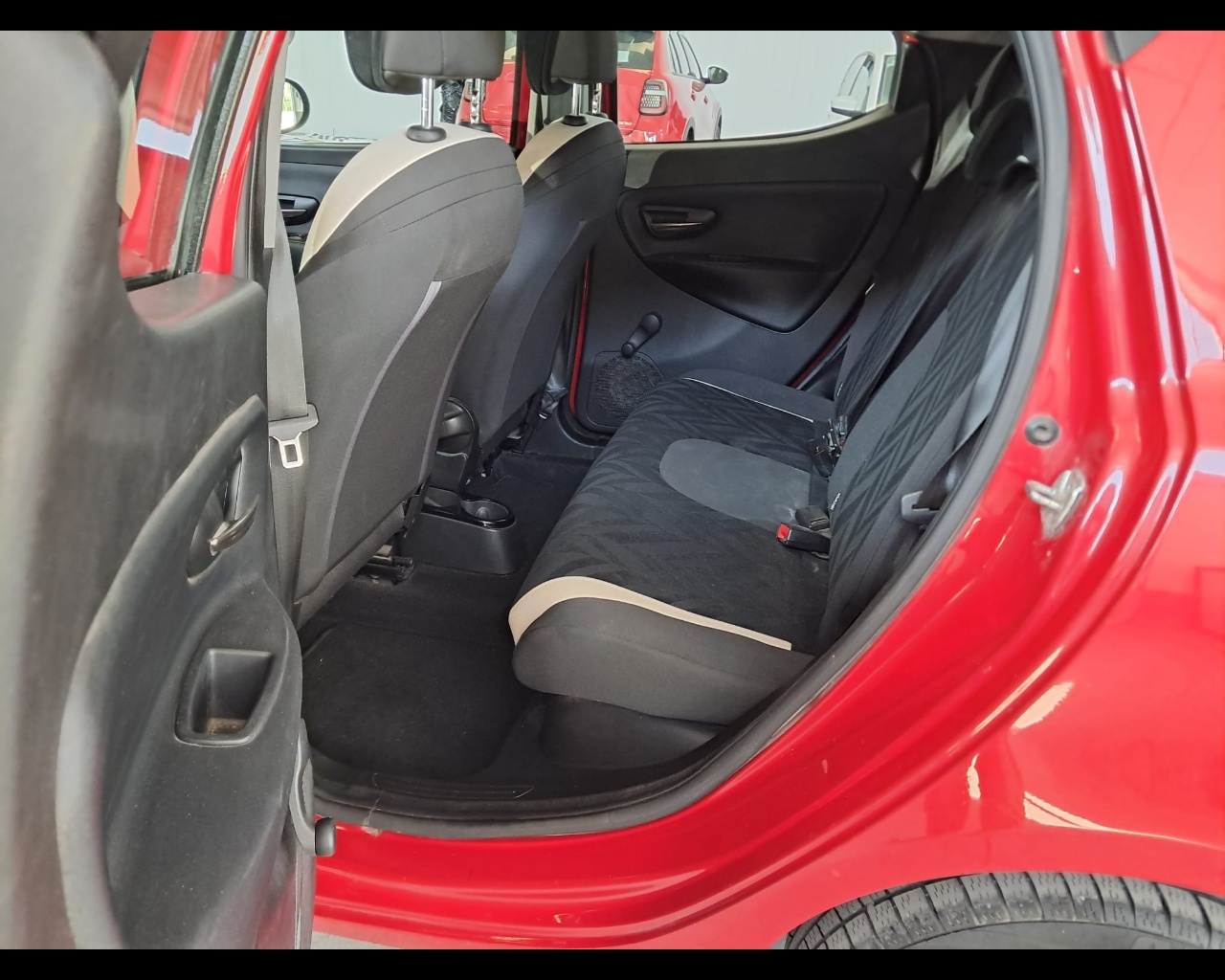 Foto LANCIA Ypsilon 1.2 Gold ecochic Gpl 69cv 