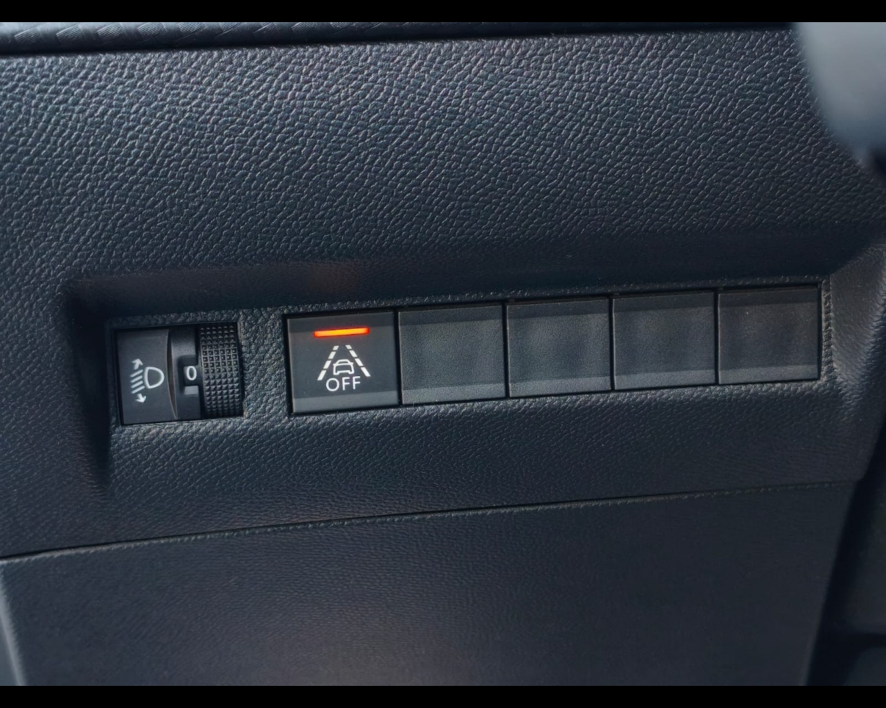 Foto PEUGEOT 2008 1.2 puretech Allure Pack s&s 100cv