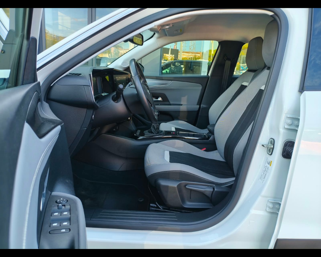 Foto OPEL Mokka 1.2 t Elegance s&s 100cv