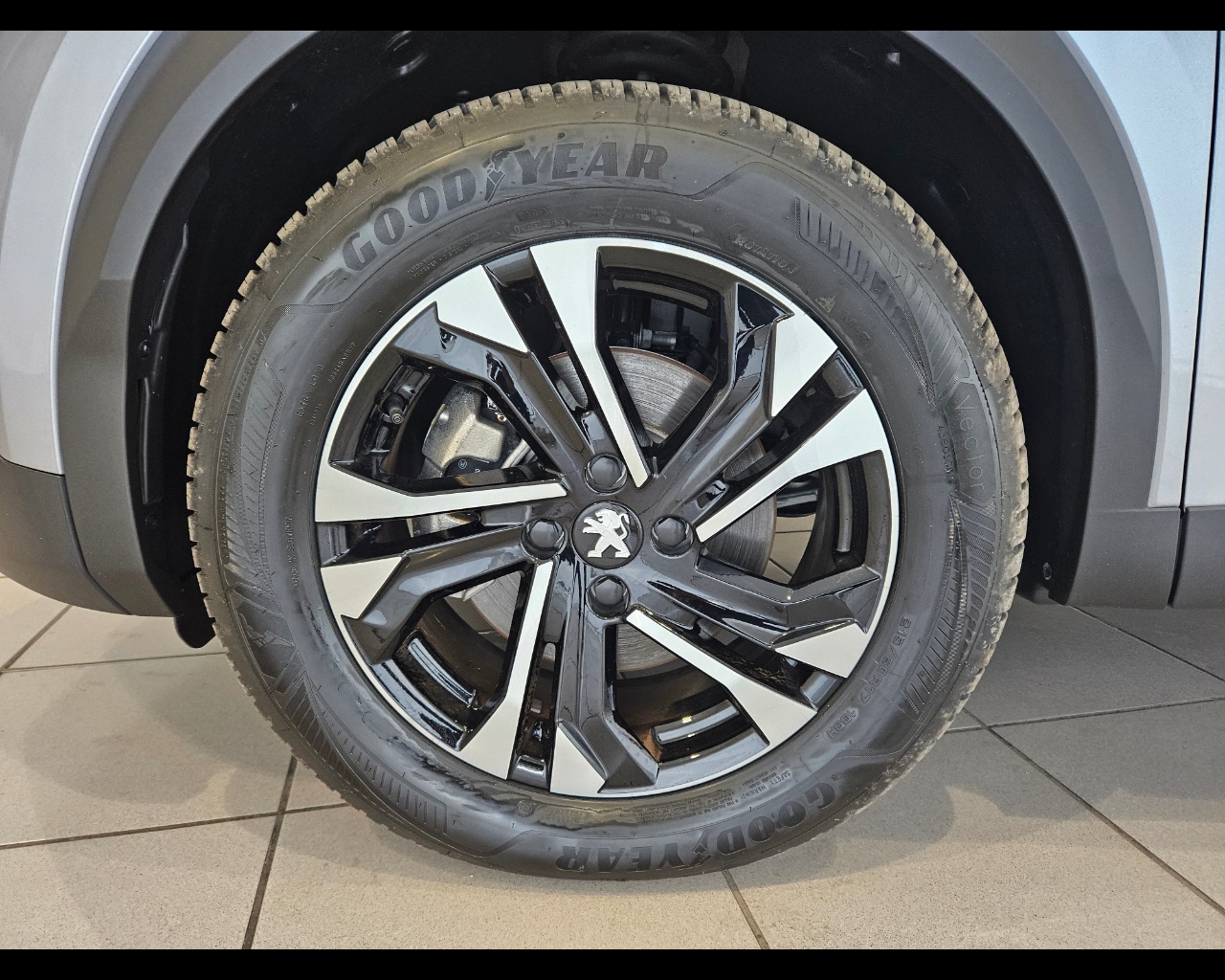 PEUGEOT 2008 e-2008 GT 100kW Elettrico Aziendale - 6