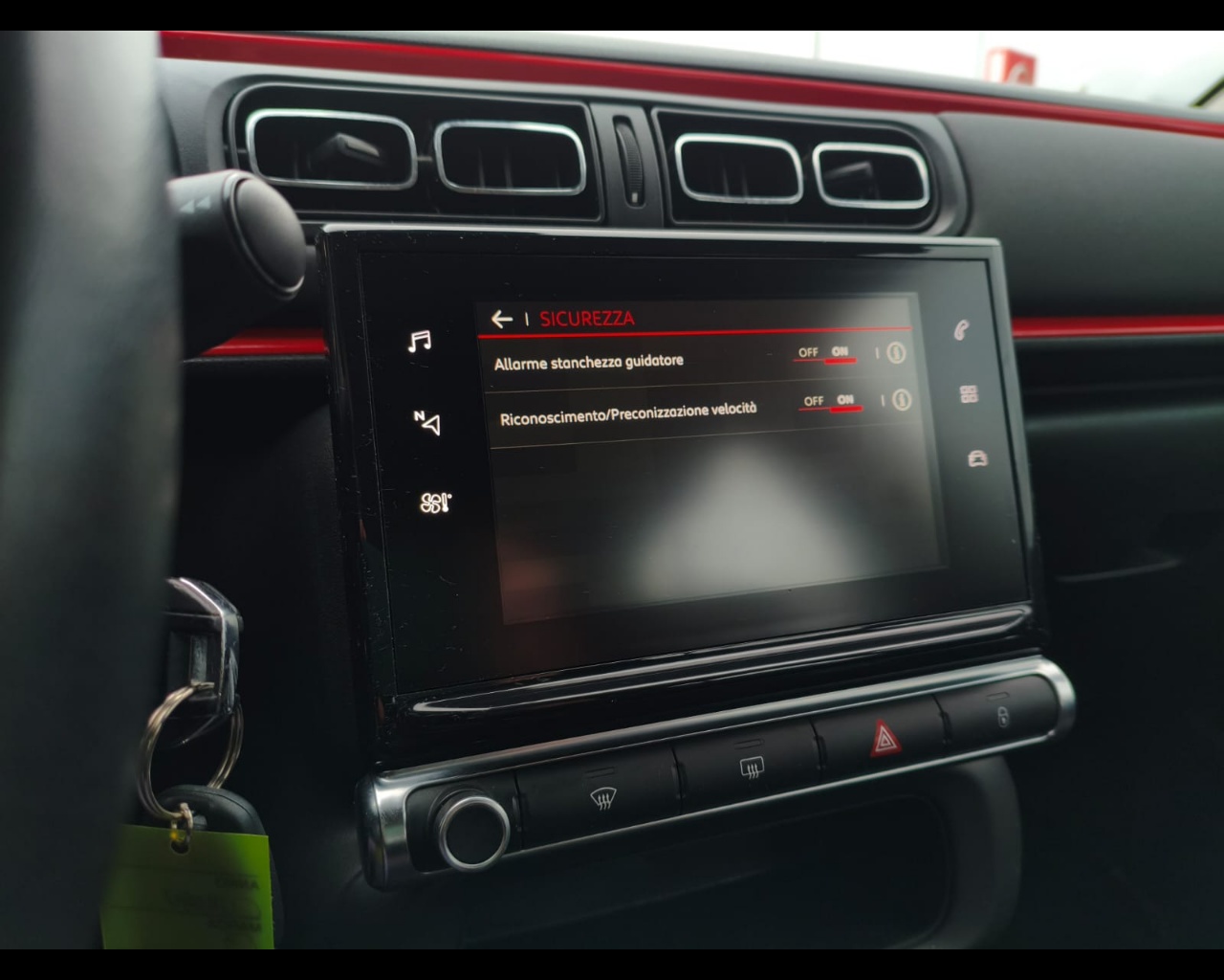 Foto CITROEN C3 1.2 puretech Shine 82cv