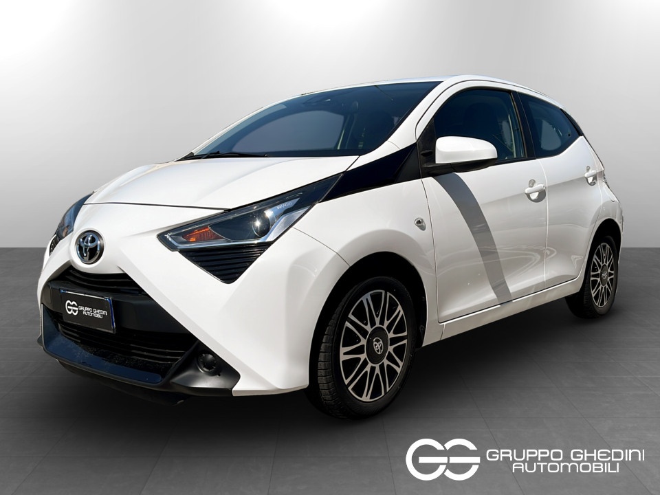 TOYOTA Aygo 5p 1.0 x-play 72cv Benzina usato