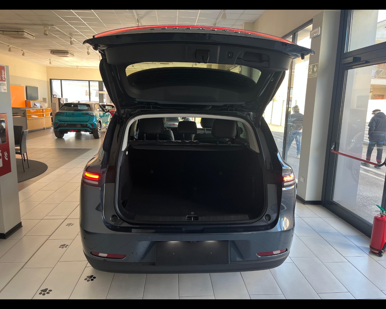 Foto LEAPMOTOR C10 REEV DESIGN