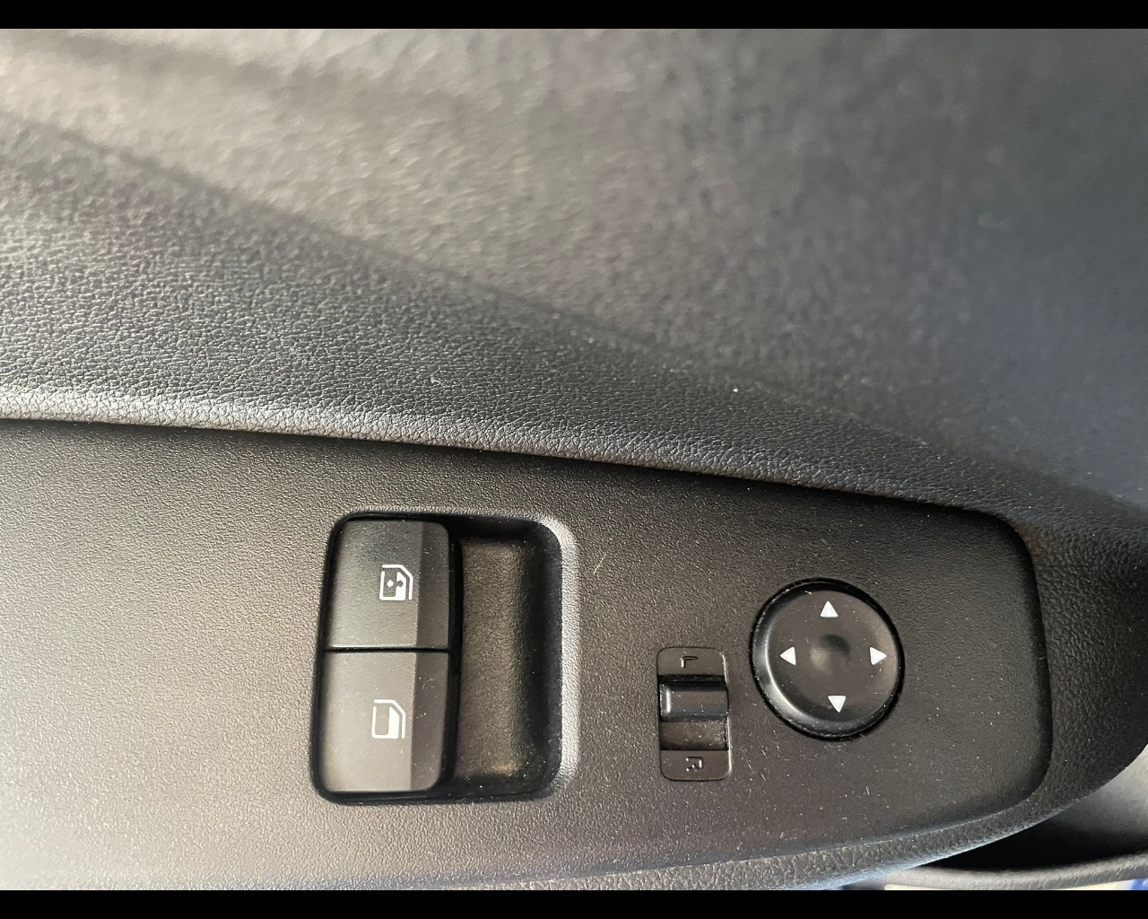 Foto HYUNDAI i10 1.0 mpi Tech Connect Pack