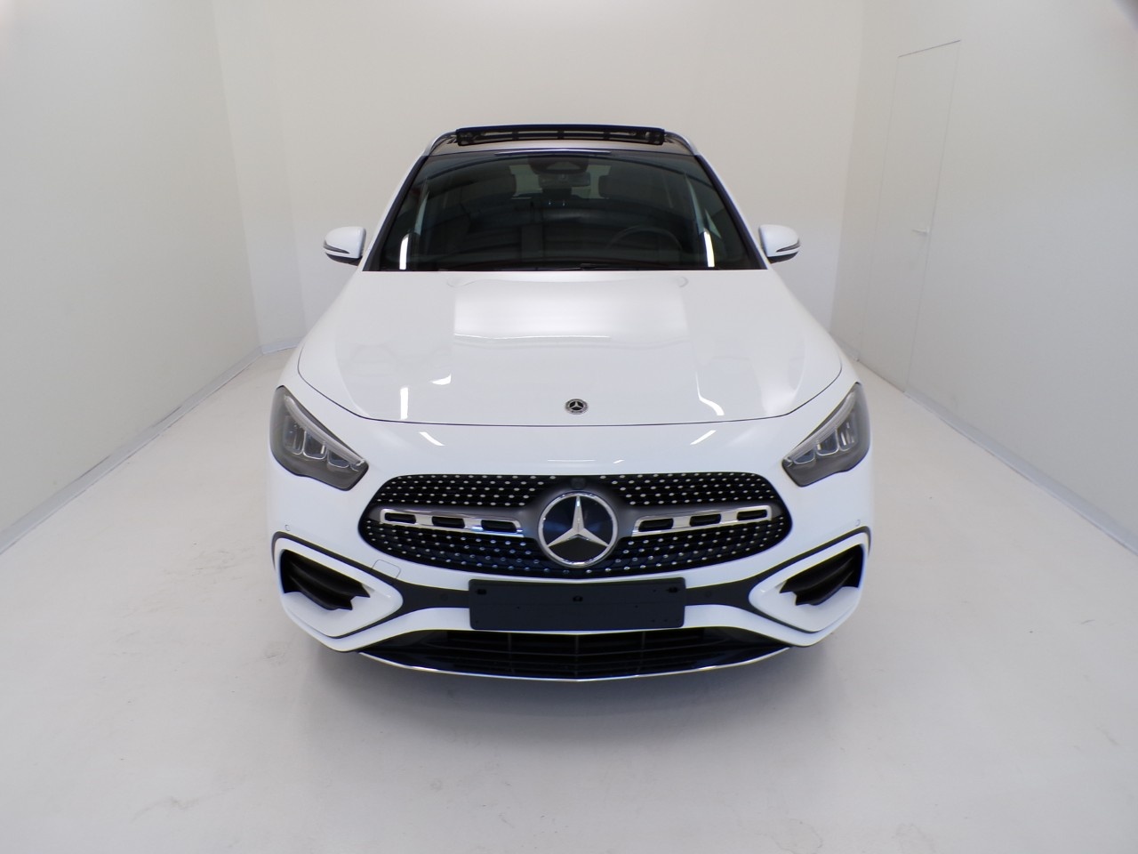 Mercedes  GLA 180 AMG Line Advanced Plus 7G-DCT - 2