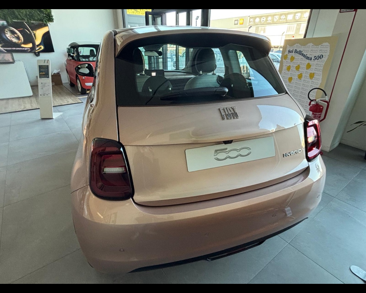 Foto FIAT 500 Hybrid Berlina Icon 1.0 Hybrid Berlina