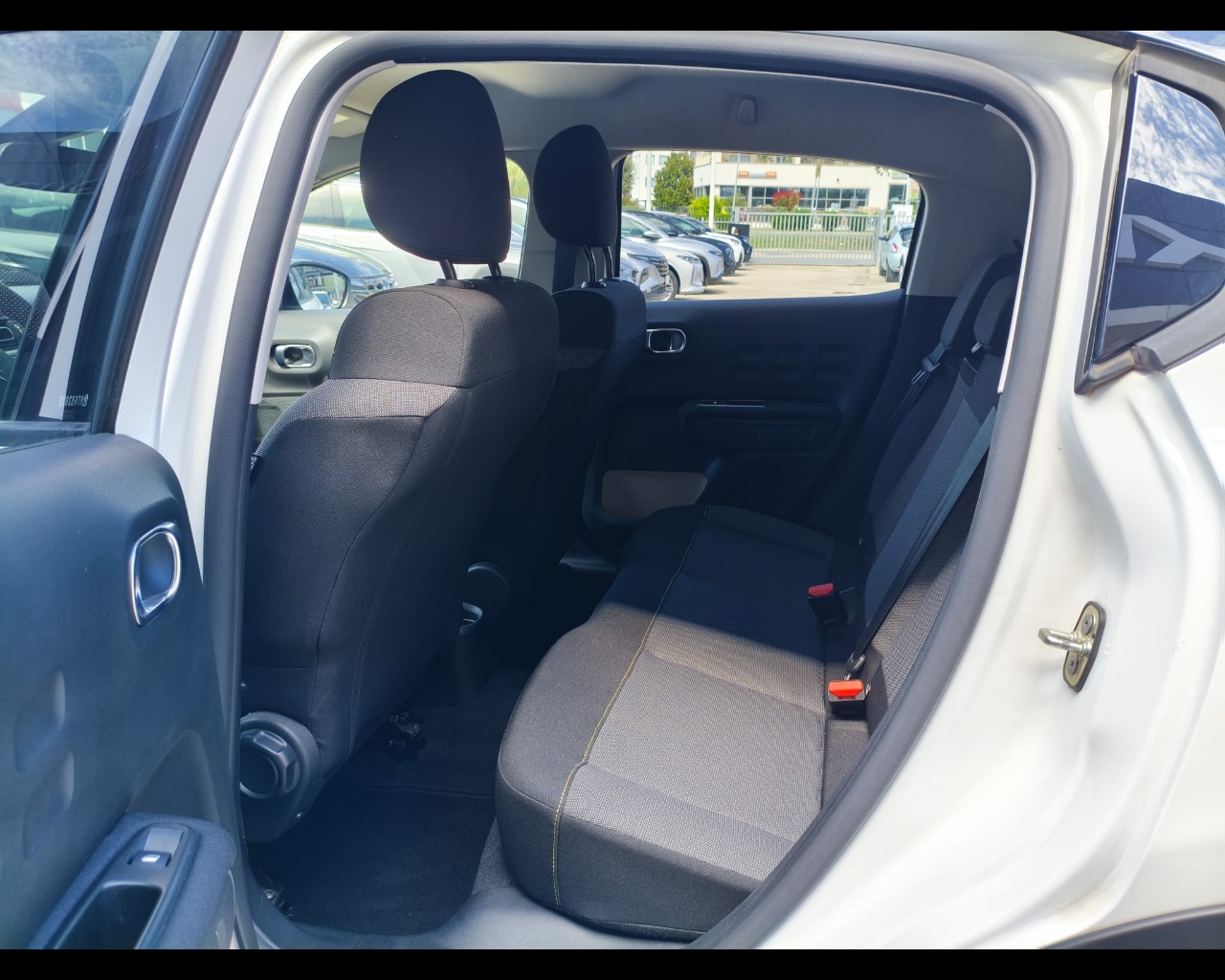 Foto CITROEN C3 1.2 puretech Shine s&s 83cv