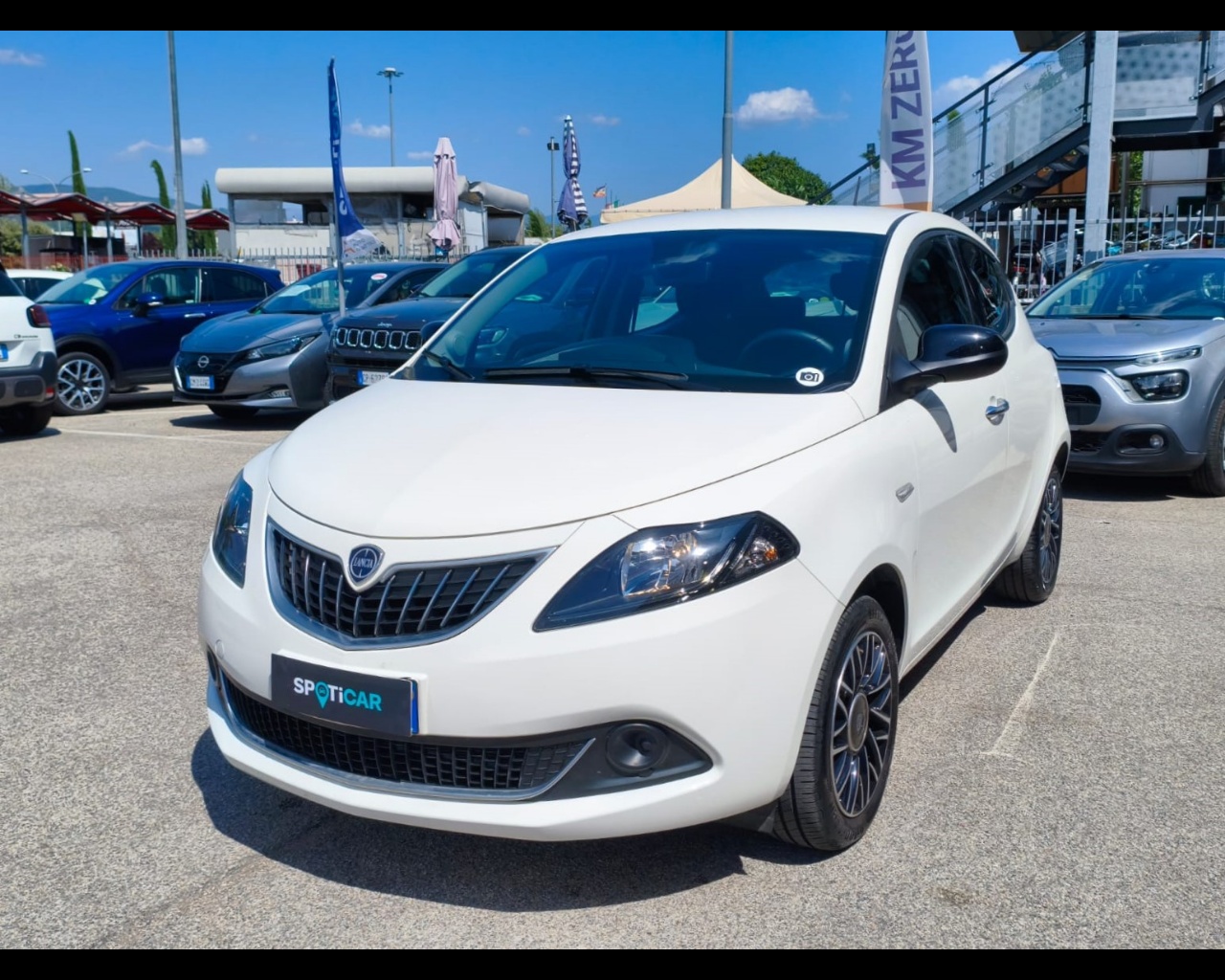 LANCIA Ypsilon 1.0 firefly hybrid Platino s&s 70cv usata per neopatentati