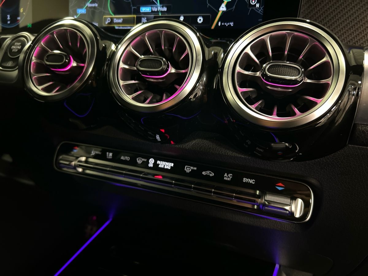 Mercedes GLB GLB 200 D Premium 4Matic 8G-DCT - 14