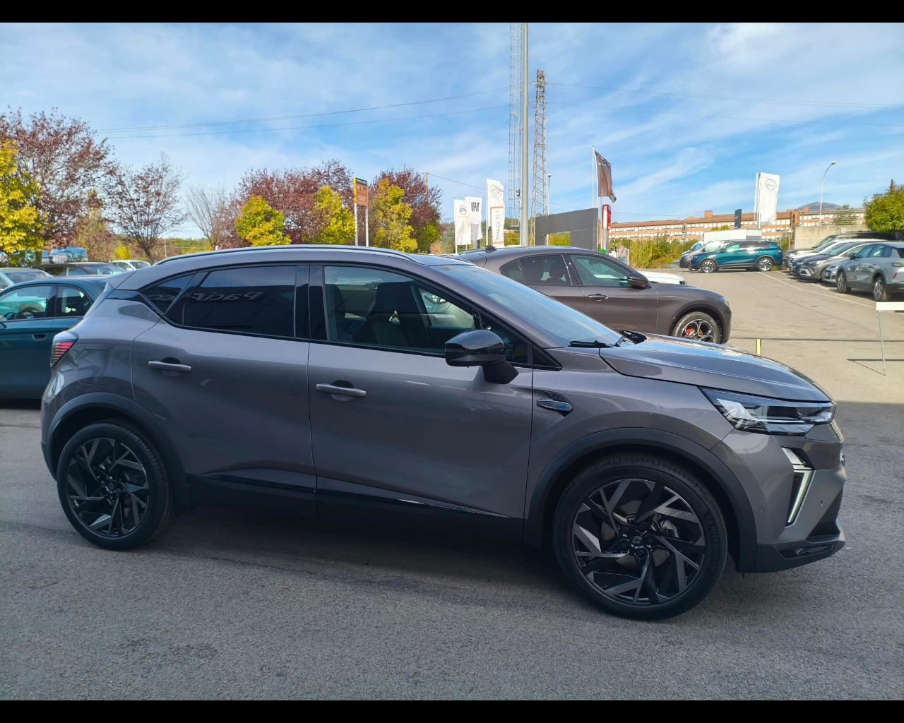 Foto RENAULT Captur 1.8 full hybrid E-Tech Esprit Alpine 160cv auto