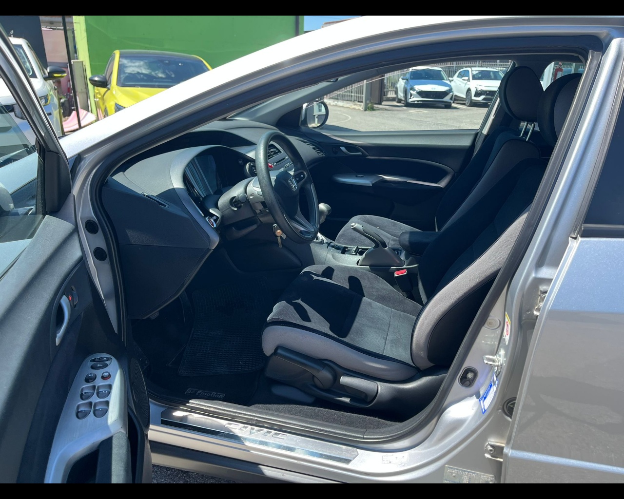 Foto HONDA Civic 5p 1.4 i-dsi Elegance LE (sport)