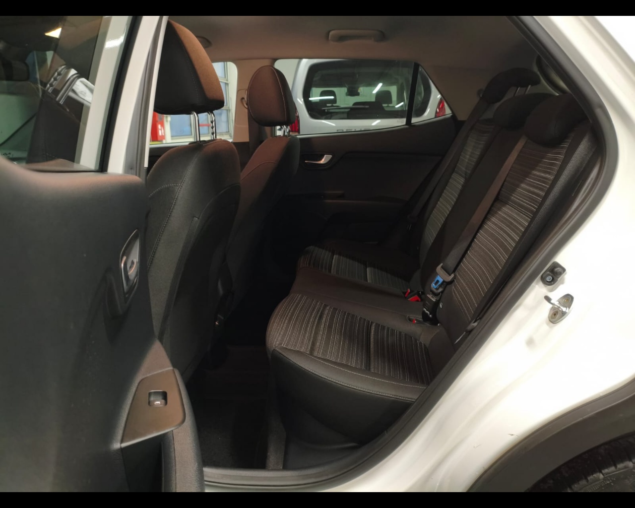 Foto KIA Stonic 1.0 t-gdi mhev Style s/Design Pack 100cv imt