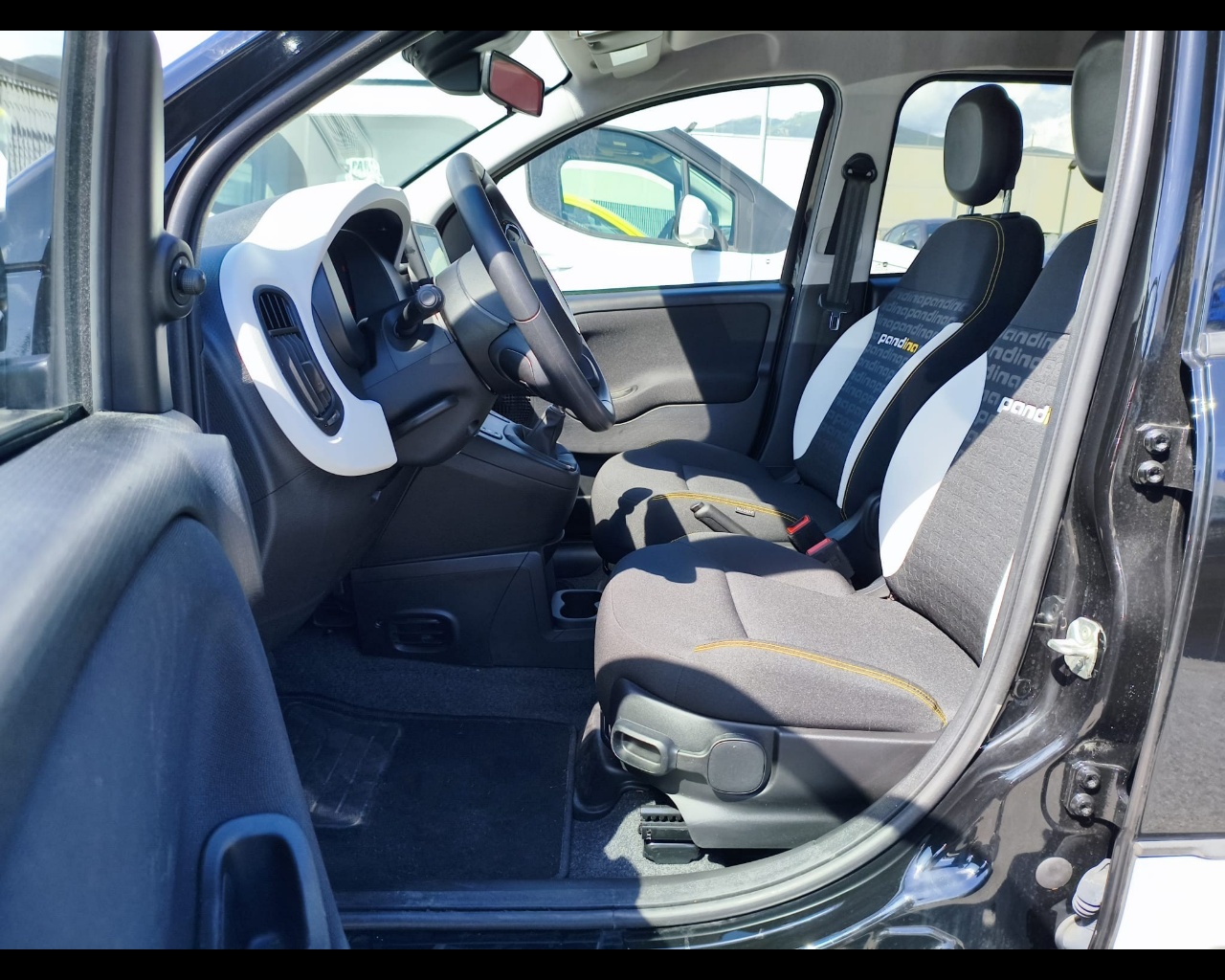 Foto FIAT Pandina 1.0 firefly hybrid s&s 70cv 5p.ti