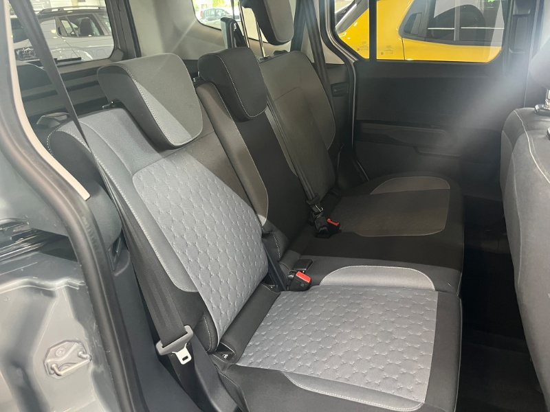 FORD – Tourneo Courier 1.0 EcoBoost Titanium