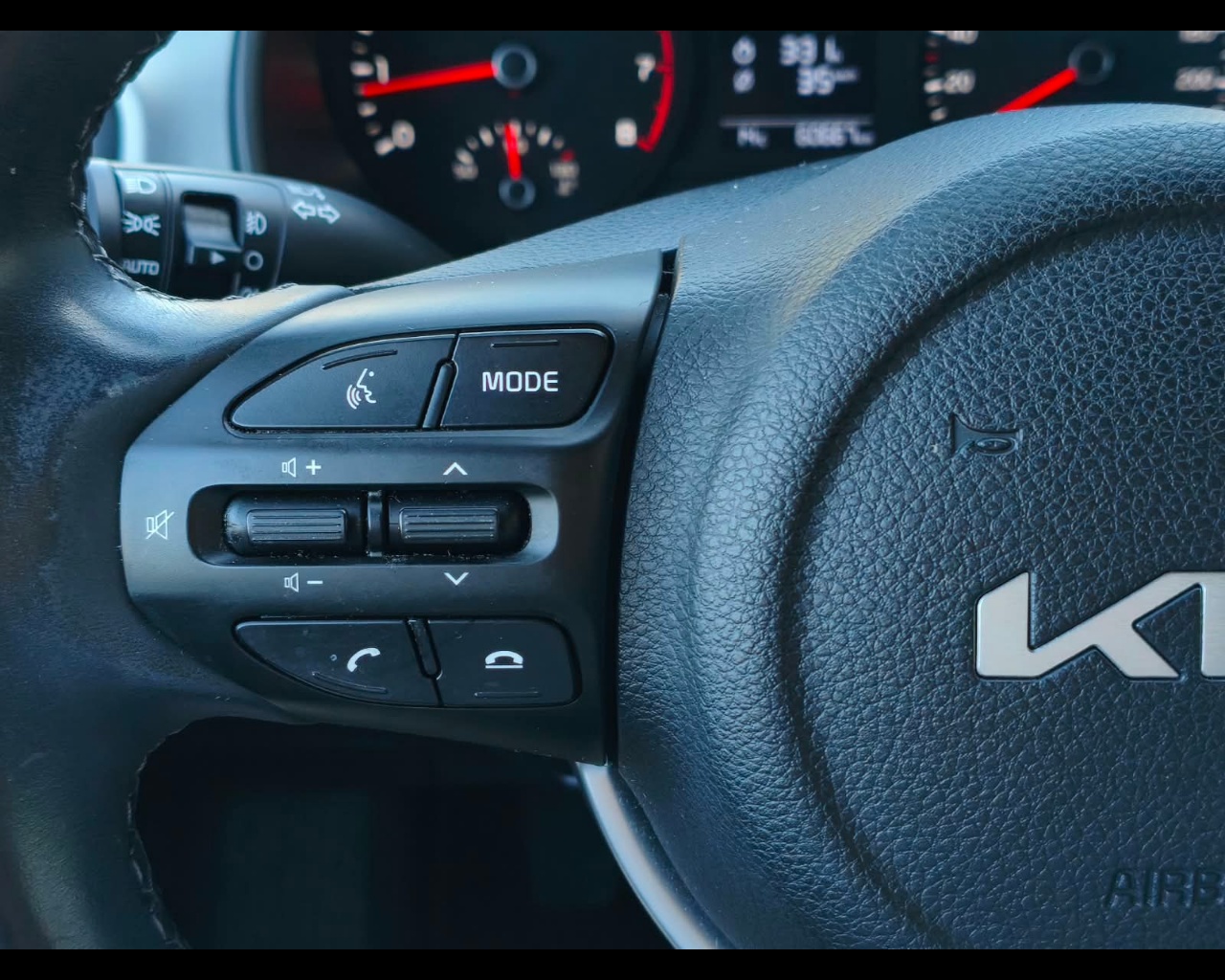 Foto KIA Stonic 1.2 Urban ecogpl 82cv