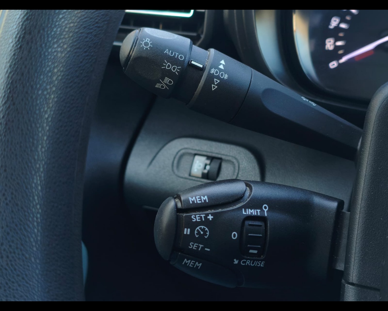 Foto CITROEN Berlingo 1.5 bluehdi M Feel s&s 100cv