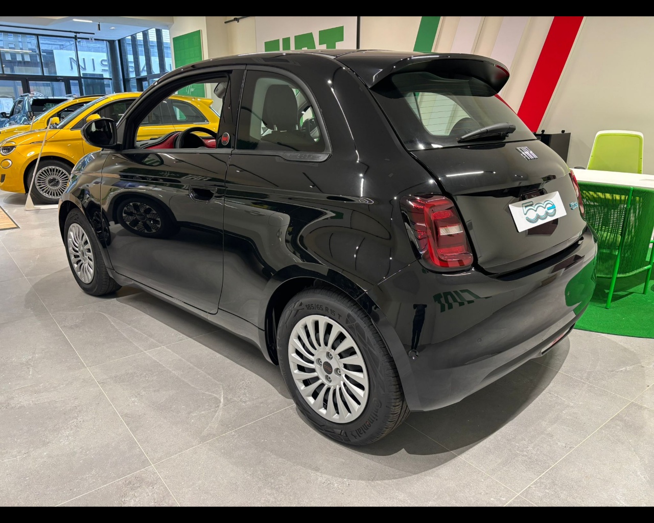 Foto FIAT 500e Hatchback My25 500e - Red320 Berlina