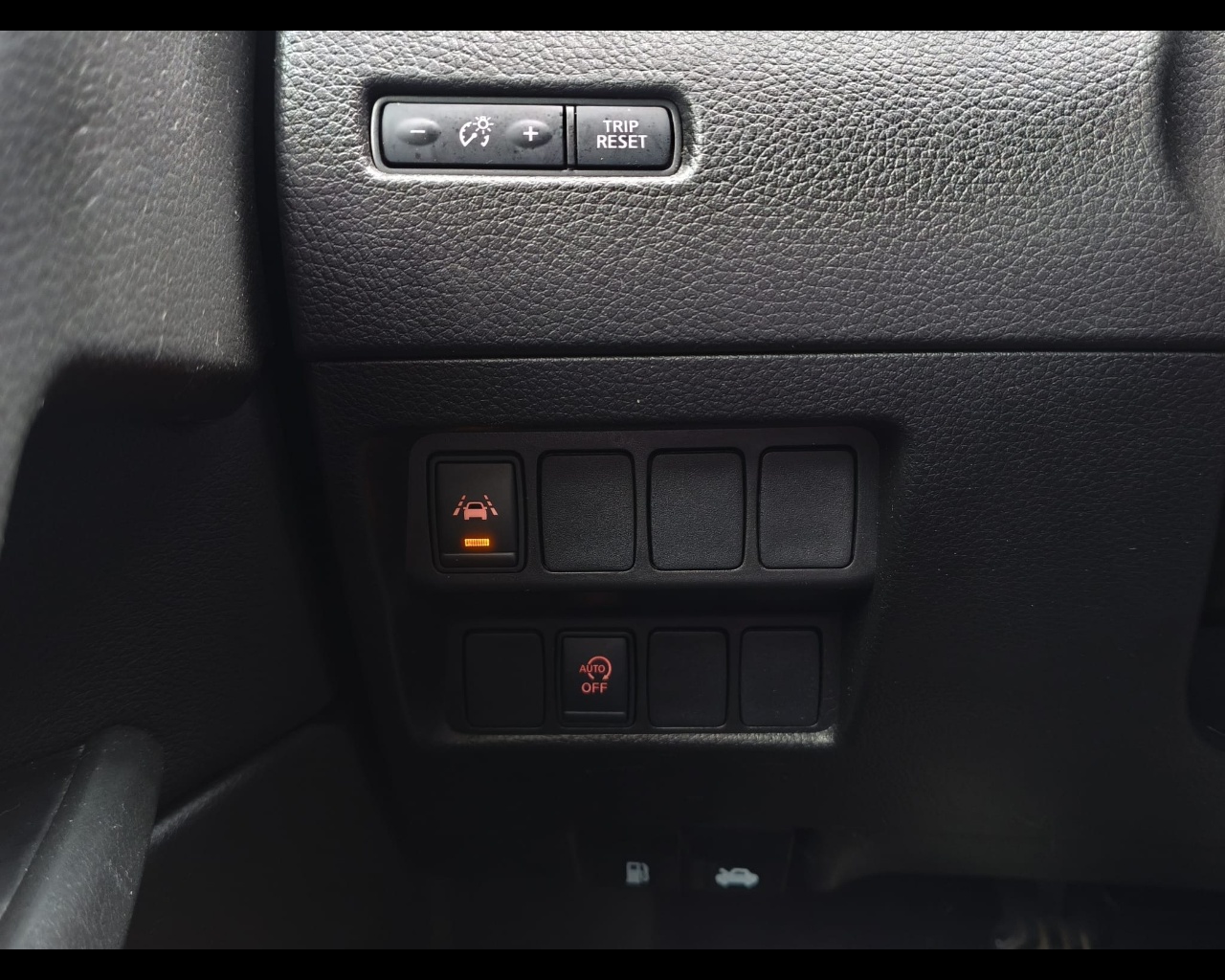 Foto NISSAN Qashqai 1.3 dig-t N-Connecta 140cv