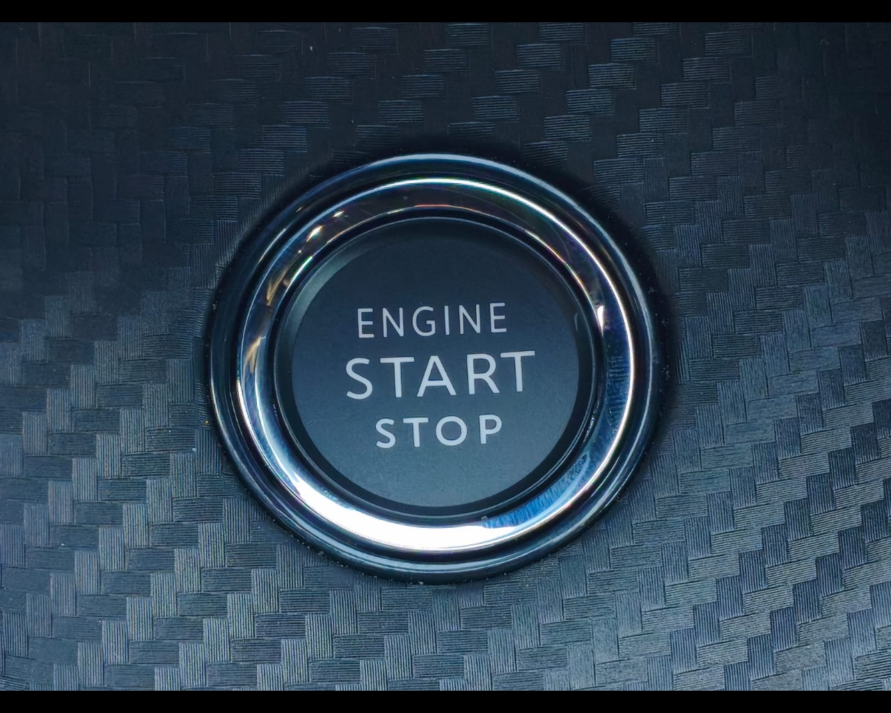 Foto PEUGEOT 2008 1.2 hybrid GT 136cv e-dcs6