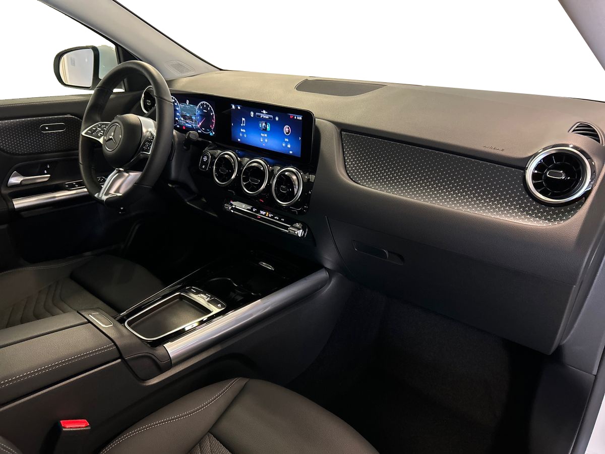 Mercedes GLA GLA 180 Progressive Advanced auto - 15