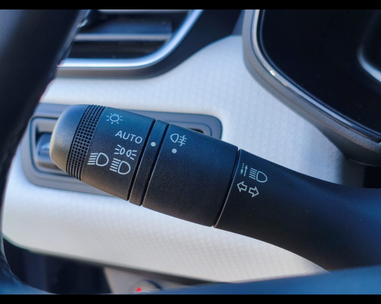 Foto RENAULT Clio 1.0 tce Techno Gpl 100cv