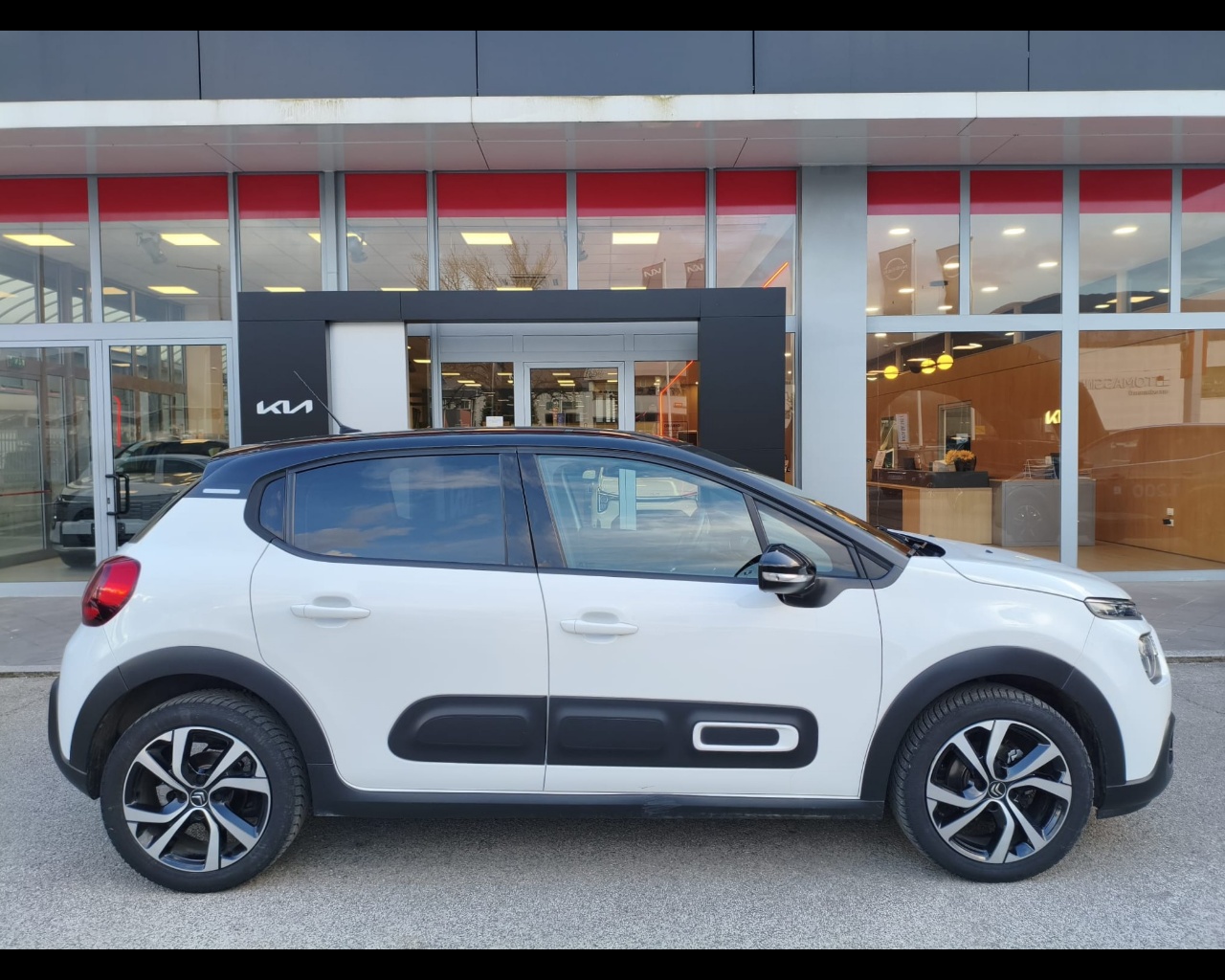 Foto CITROEN C3 1.5 bluehdi Shine Pack s&s 100cv 6m