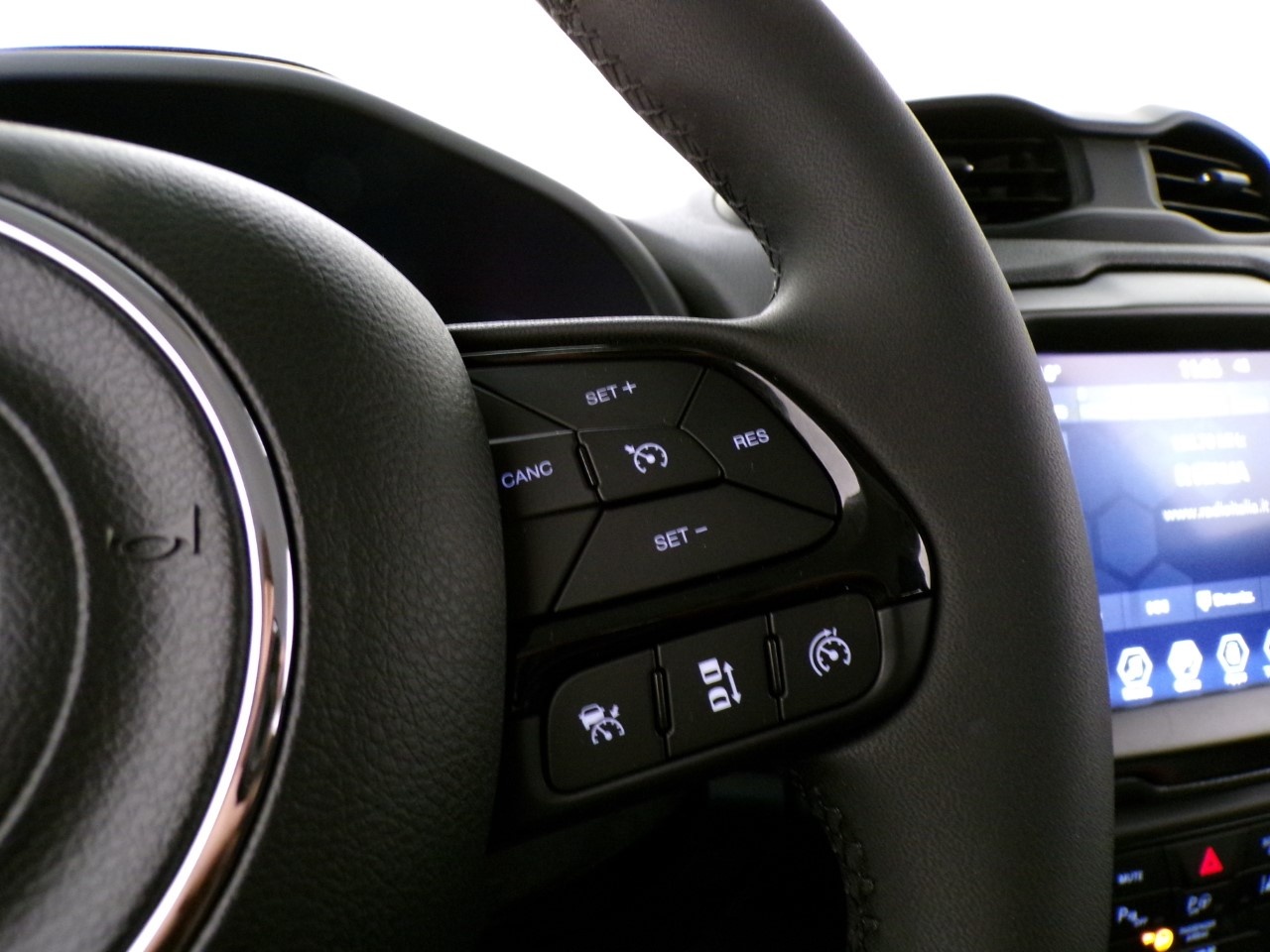 Jeep Renegade Renegade 1.3 T4 PHEV Business Plus 4xe AT6 - 17