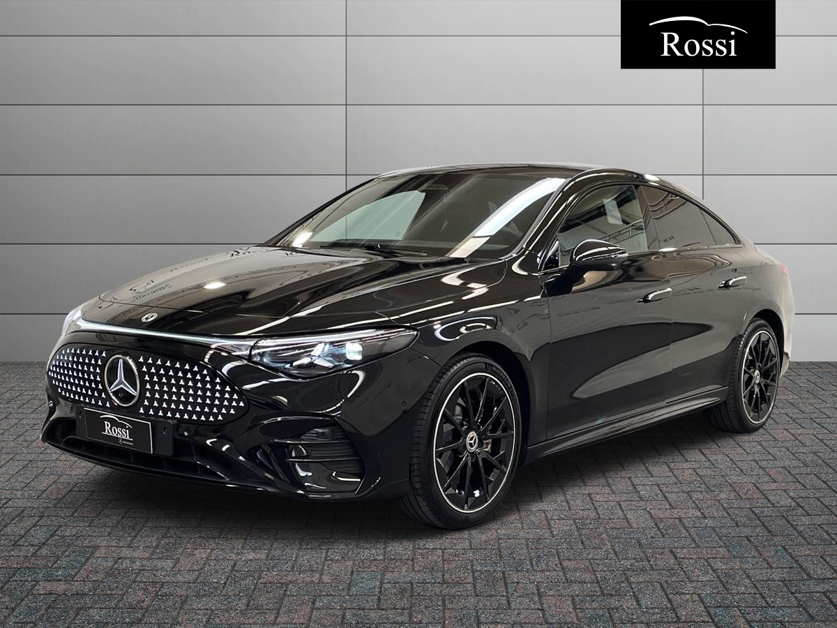 Mercedes-Benz CLA 250+ con tecnologia EQ
