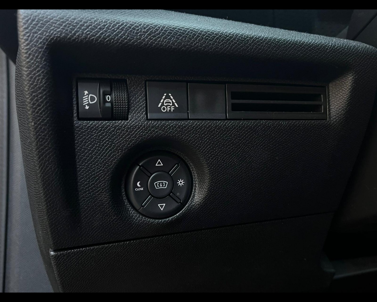 Foto CITROEN C4 1.2 puretech Shine s&s 130cv eat8