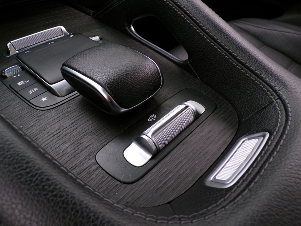 Mercedes GLS 580 V8 Mild hybrid (EQ-BOOST) Premium Plus 4Matic 9G-Tronic Plus - 29