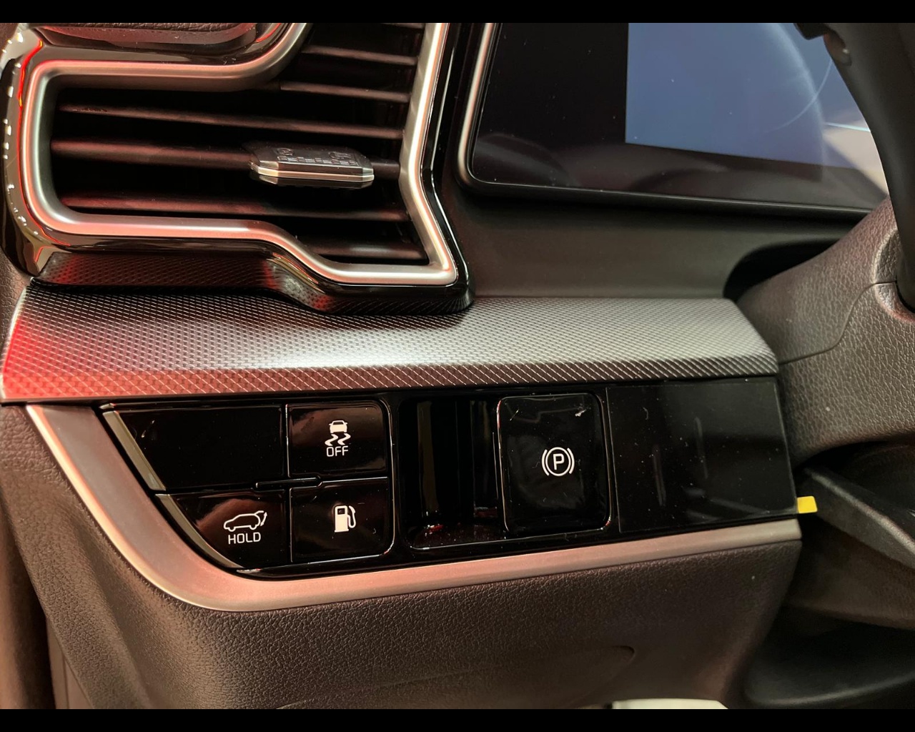 Foto KIA SPORTAGE MY25 1.6 PHEV AWD GTL SPT