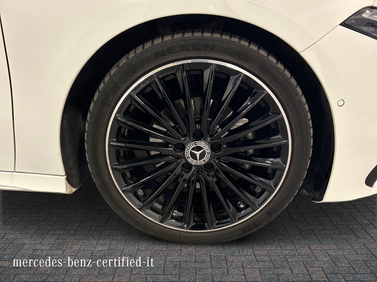 Mercedes  Classe A 180 D Advanced Plus AMG Line 8G-DCT - 17