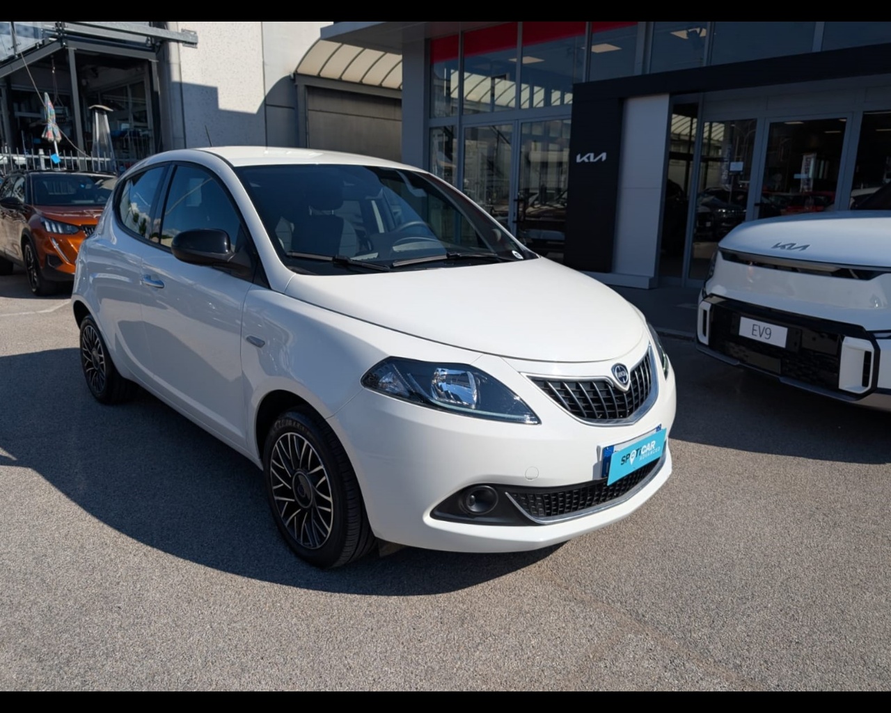 Foto LANCIA Ypsilon 1.0 firefly hybrid Platino s&s 70cv