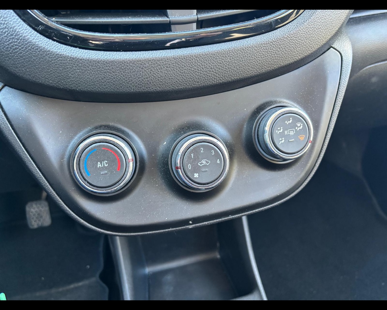 Foto OPEL Karl 1.0 N-Joy 75cv