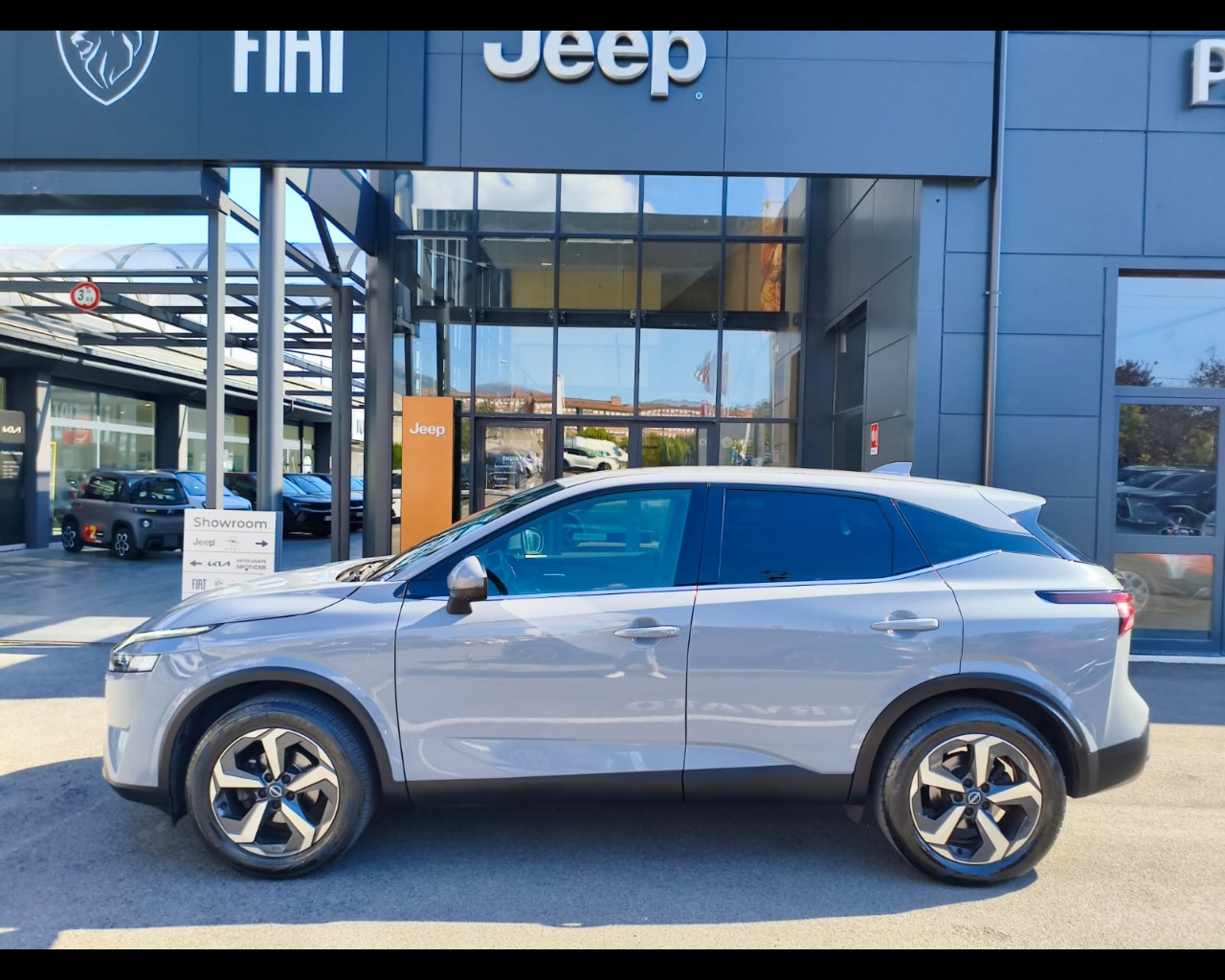 Foto NISSAN Qashqai 1.3 mhev N-Connecta 2wd 140cv