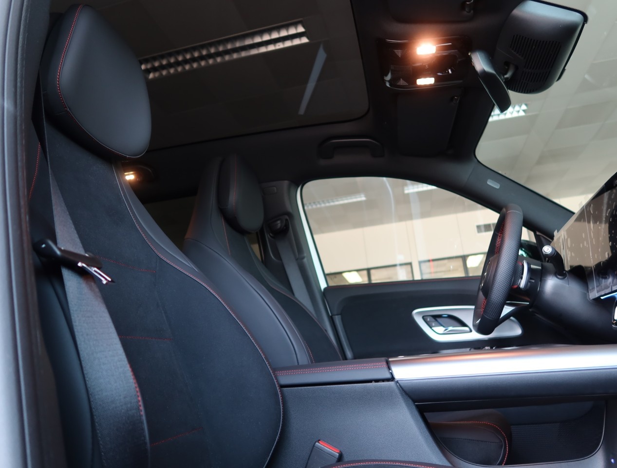 Mercedes GLB Elettrica GLB 250+ con tecnologia EQ Advanced Plus - 11