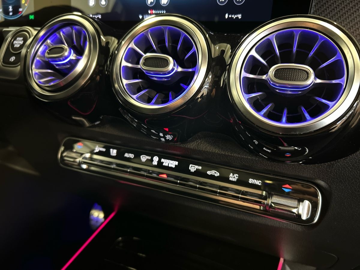 Mercedes GLB GLB 180 D Premium 8G-DCT - 11