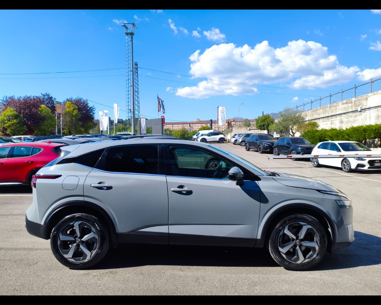 Foto NISSAN Qashqai 1.3 mhev N-Connecta 2wd 140cv
