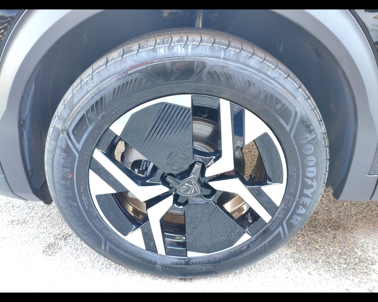 Foto PEUGEOT 2008 1.2 hybrid GT 136cv e-dcs6