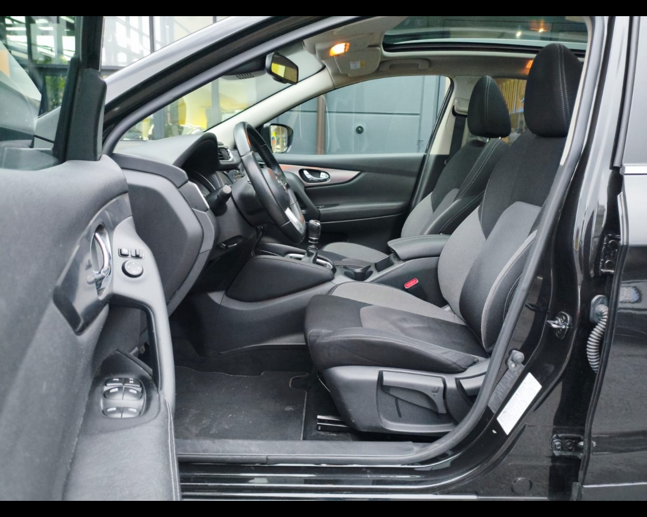 Foto NISSAN Qashqai 1.7 dci N-Connecta 150cv