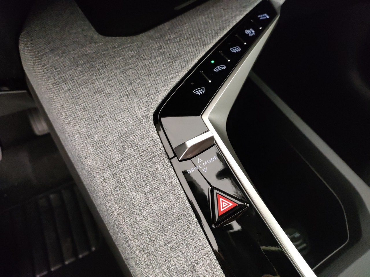 Peugeot 5008 Nuovo Ibrido benzina 5008 Porto Mantovano
