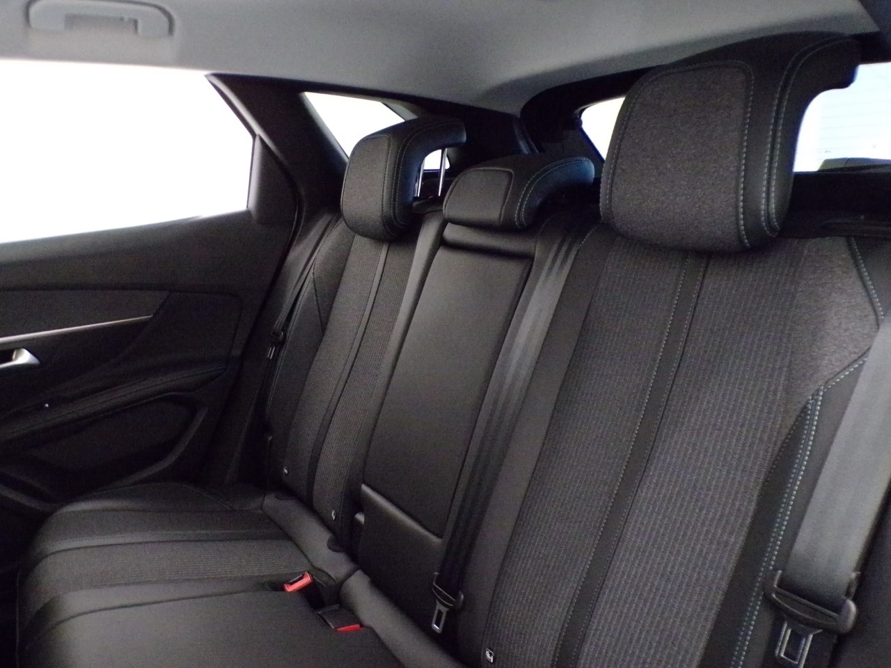 Peugeot 3008 3008 1.2 PureTech Turbo Allure Pack EAT8 - 14