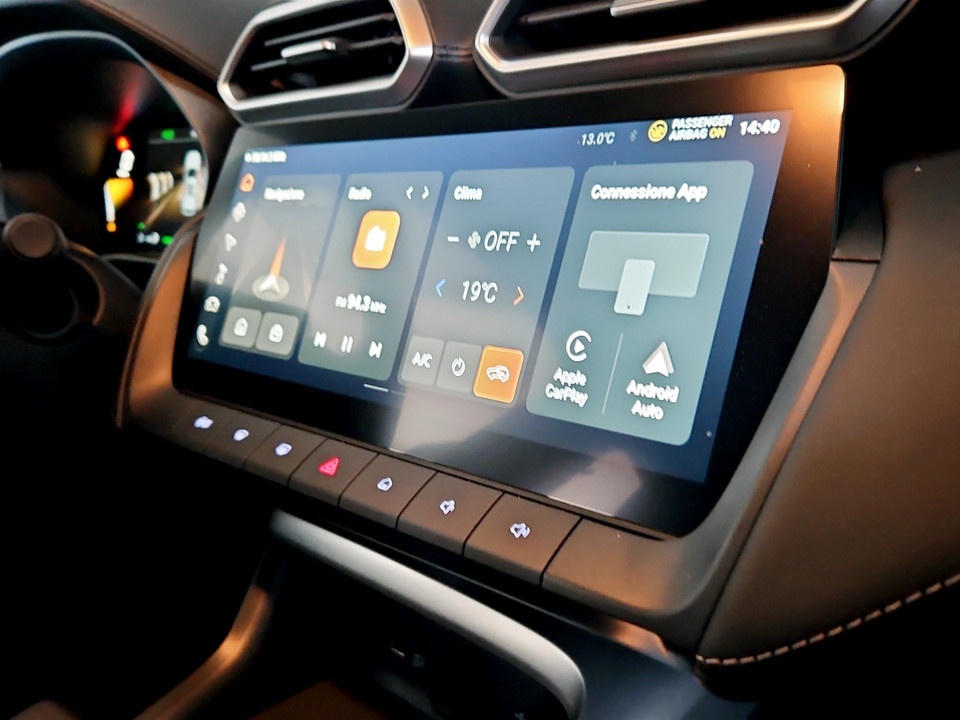 MG ZS 1.5 hybrid+ Luxury auto Ibrida usato - 14