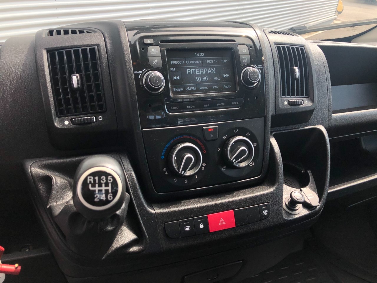 Citroen Jumper III (II 2011) jumper 35 L2H2 2.0 bluehdi 130cv E6 - 12