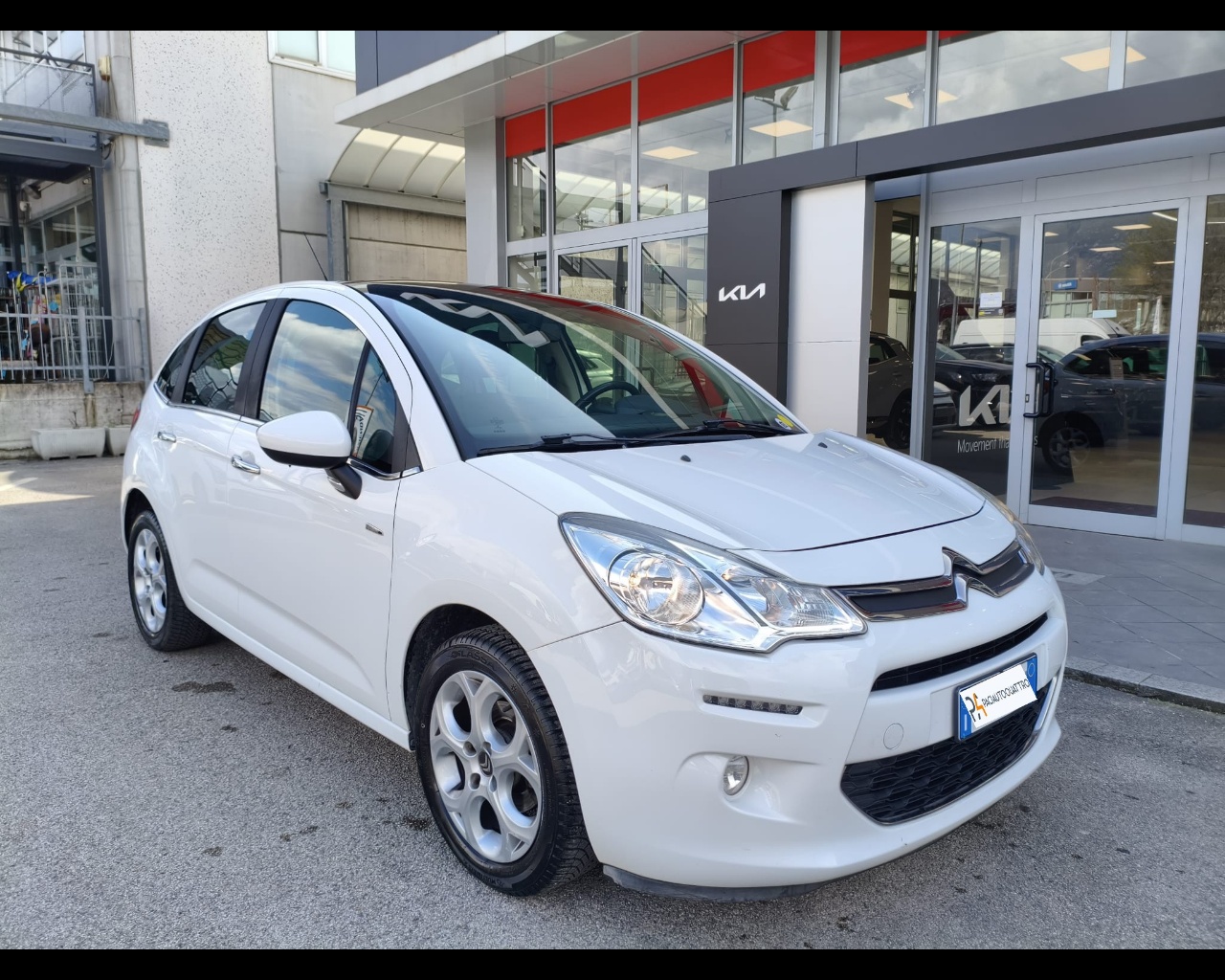 Foto CITROEN C3 1.2 puretech Exclusive 82cv E6