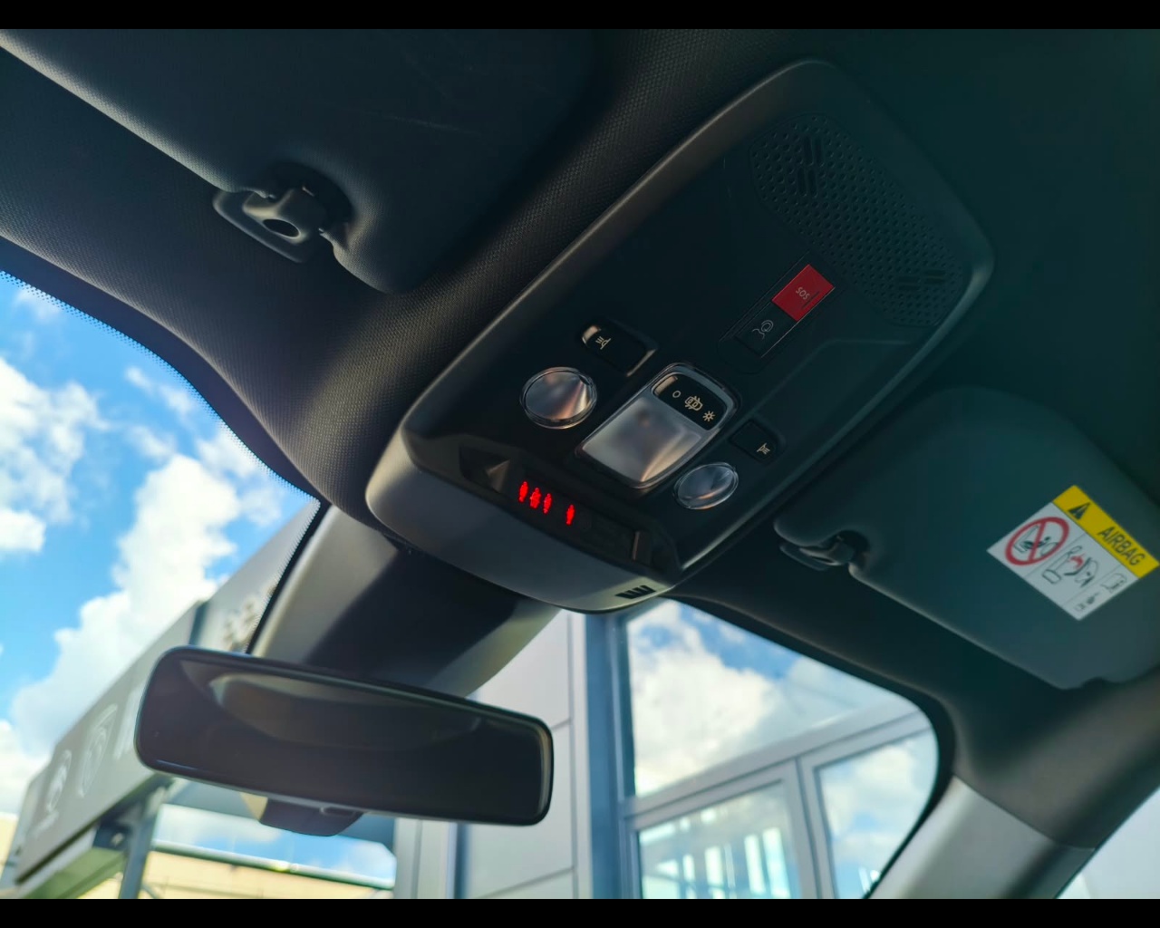 Foto PEUGEOT 2008 1.2 puretech Active s&s 100cv