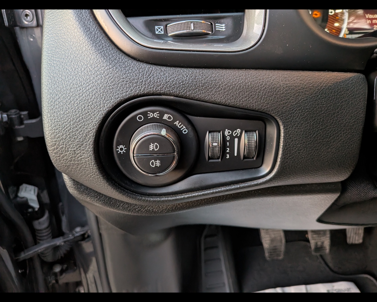 Foto JEEP Renegade 1.6 mjt Limited 2wd 130cv